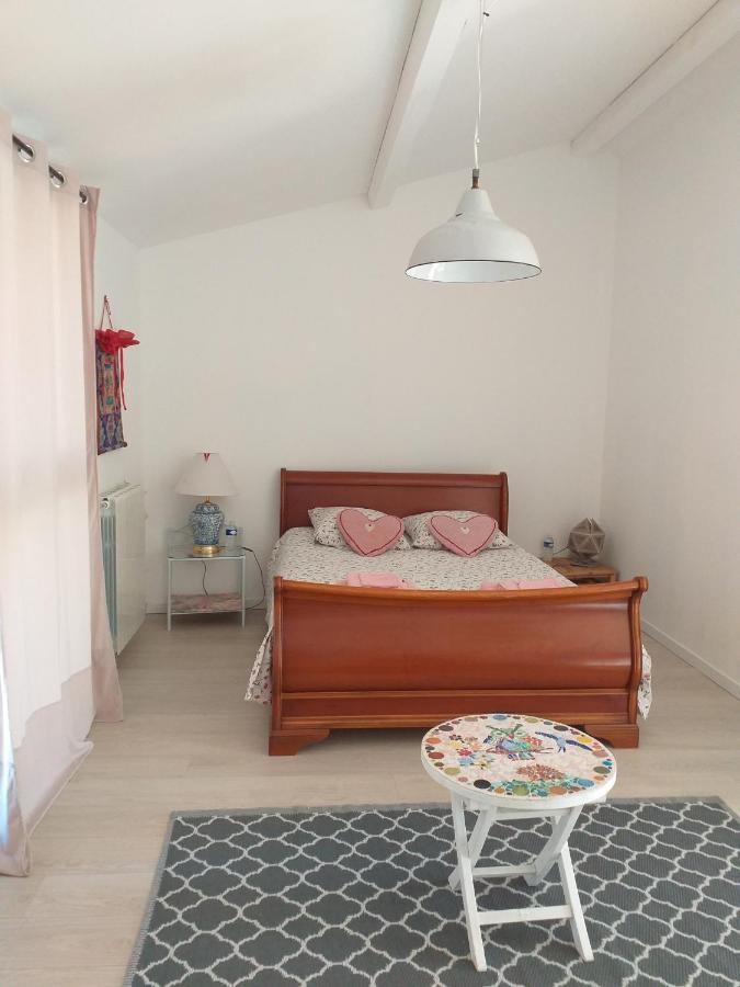 La Maison D Annick Apartment Lodeve Exterior photo